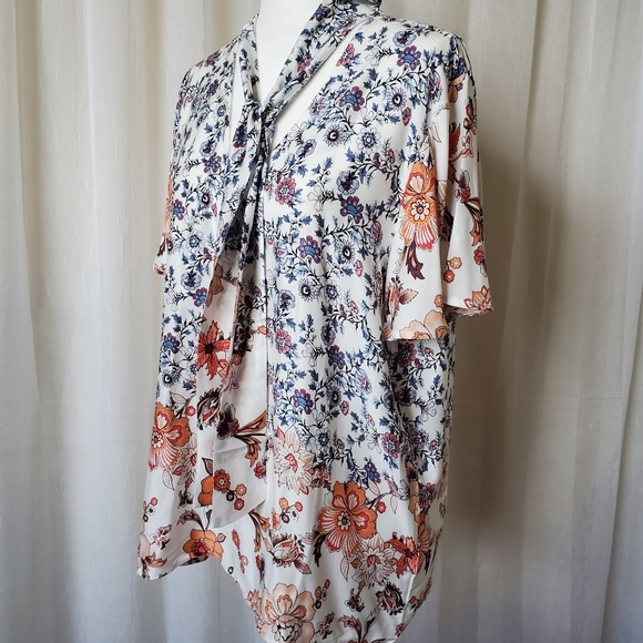The Neck Down Floral Top with Tie Womens Large - Picture 5 of 10